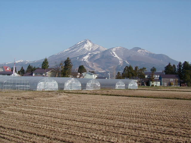 ４月の磐梯山